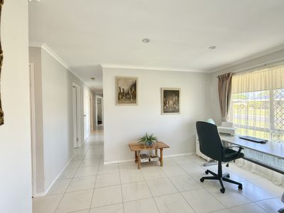 2 Merrilyn Court, Urangan