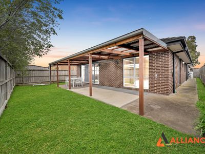 81 Charlbury Crescent, Cranbourne North