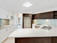 6 Santa Cruz Boulevard, Clear Island Waters