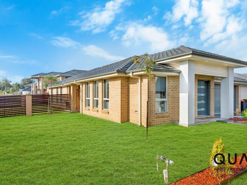 158 Lakeside Parade, Jordan Springs