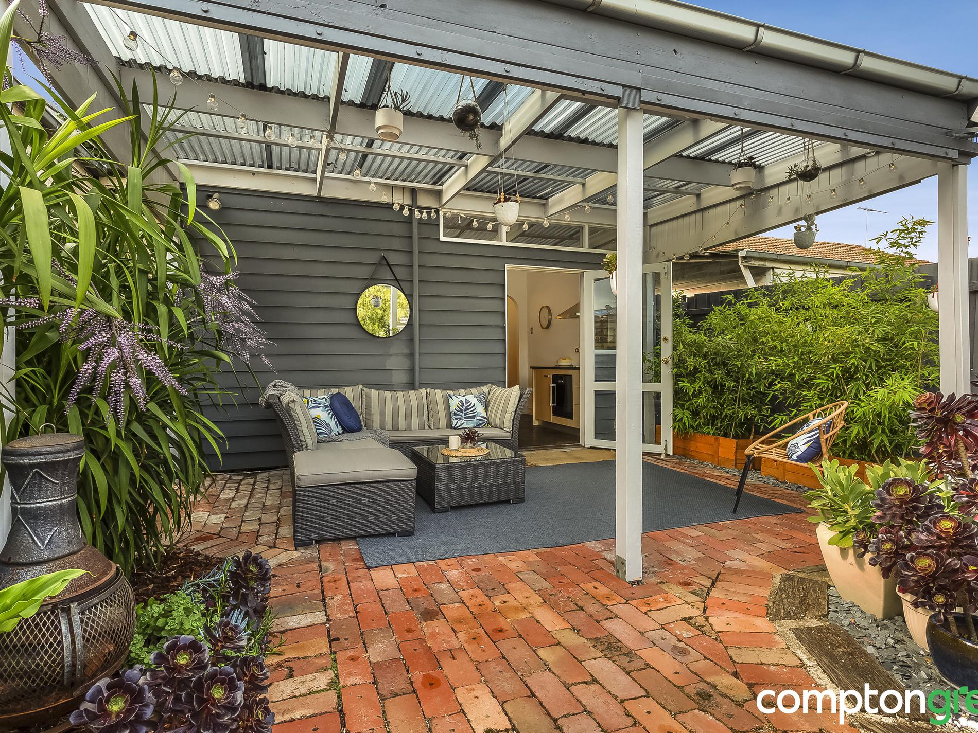 83 Farm Street, Newport