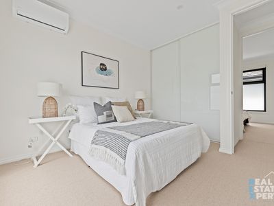 7 / 5 Sylvanwood Crescent, Narre Warren