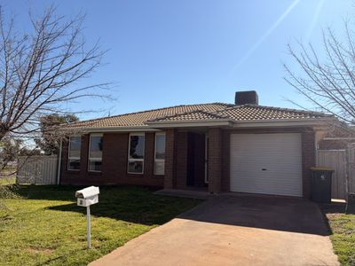 2 Farrer Street, Parkes