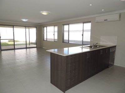 16 Bowline Avenue, Alkimos