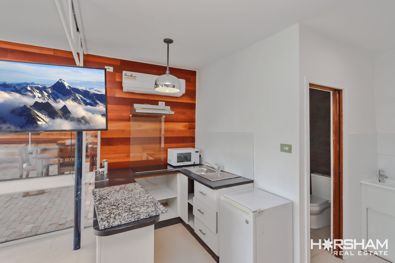 11 Tena Ave [Fully Furnished], Horsham