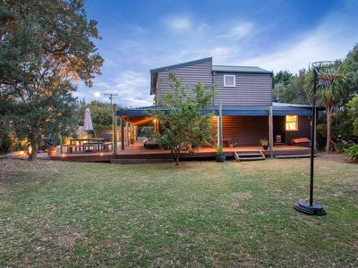 2 Hadrian Avenue, St Andrews Beach