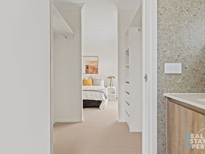 7 / 5 Sylvanwood Crescent, Narre Warren