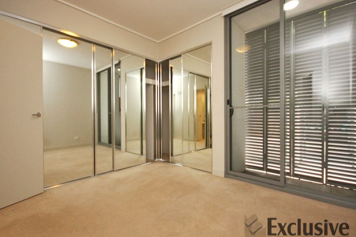 205 / 2 Lewis Avenue, Rhodes