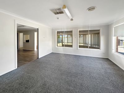 14 Beddoes Avenue, Dubbo
