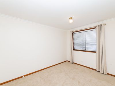 2 / 18 Southbar Road, Karabar