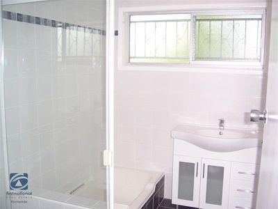 27 Greenview Avenue, Rochedale South