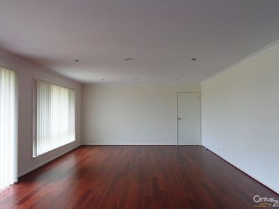 26 Verdant Avenue, Officer