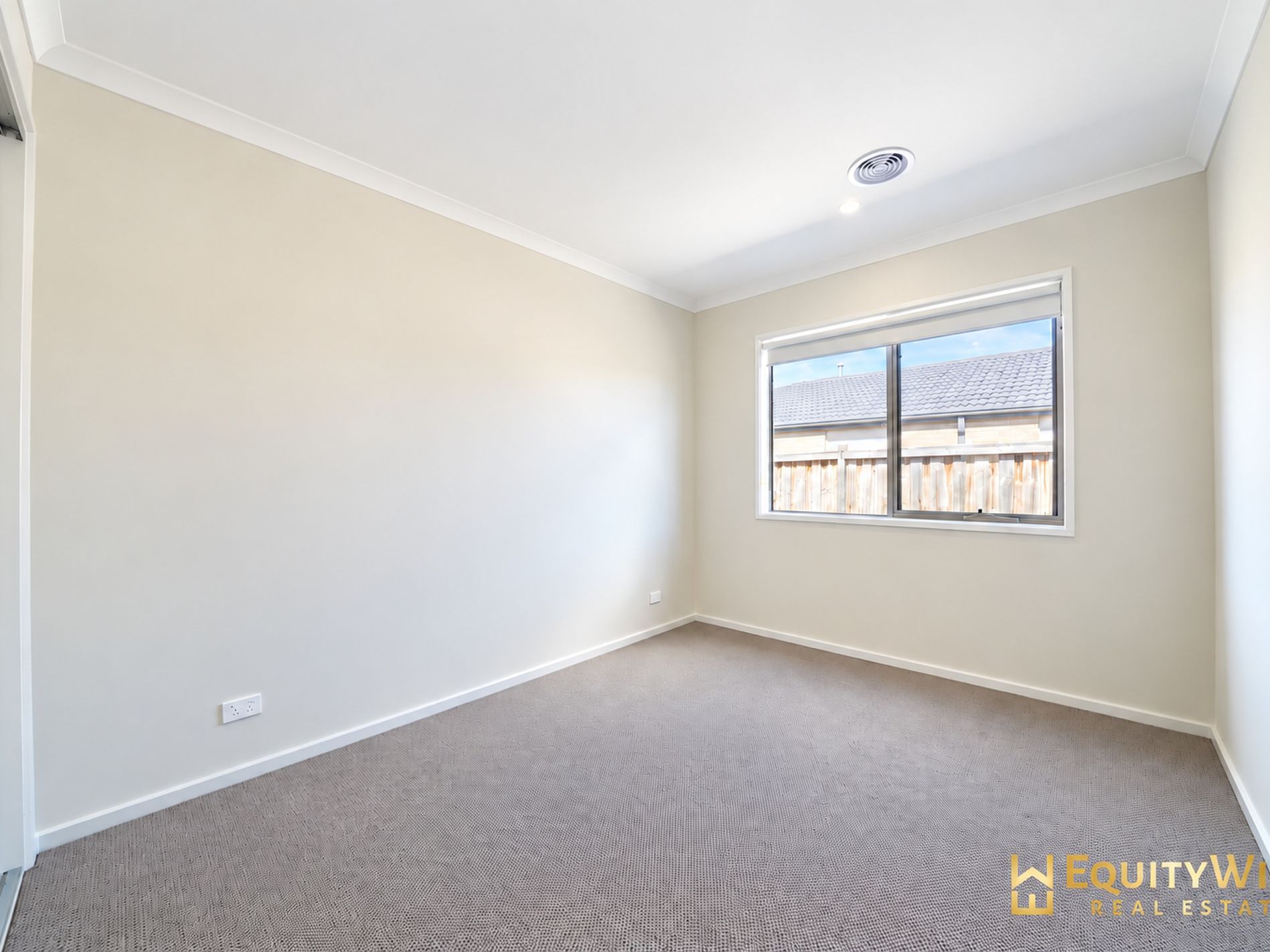 14 Helder Drive, Mambourin
