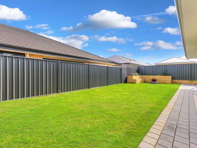 7 Coliban Approach , Baldivis