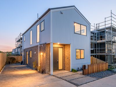 25 Tahingamanu Road, Hobsonville