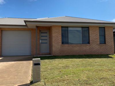 21B Hindmarsh Esplanade, Dubbo