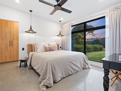 2 Warwick Avenue, North Brighton