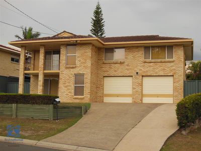 28 Hill Park Crescent, Rochedale South