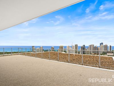 1102 / 4 COMO CRESCENT, Southport