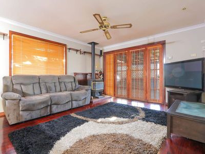 3 Pingrup Court , Waikiki