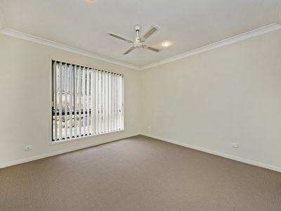 18 Solitaire Place, Robina