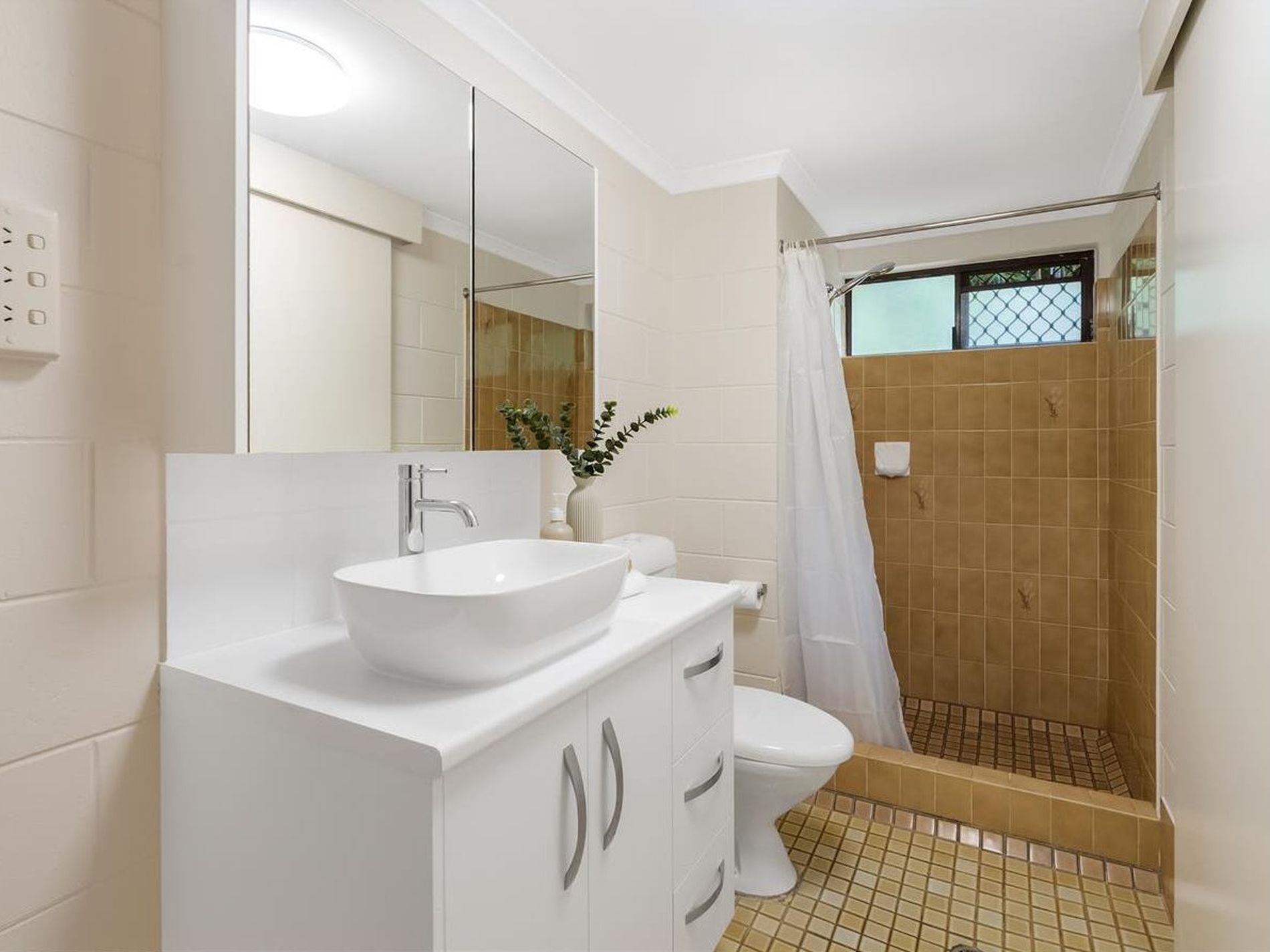 18 / 439-443 Severin Street, Manunda