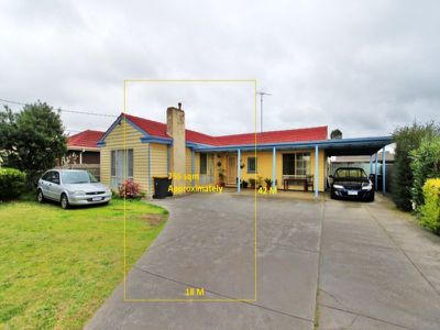 1449 Centre Road, Clayton