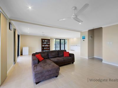 10 Wollemi Close, Woodgate