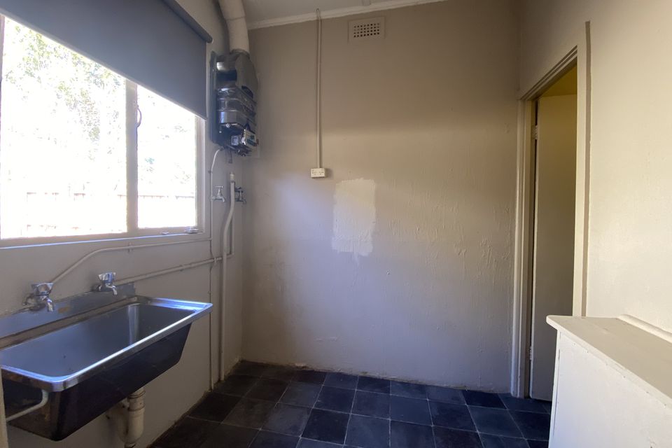 1 / 4 Margot Street, Chadstone