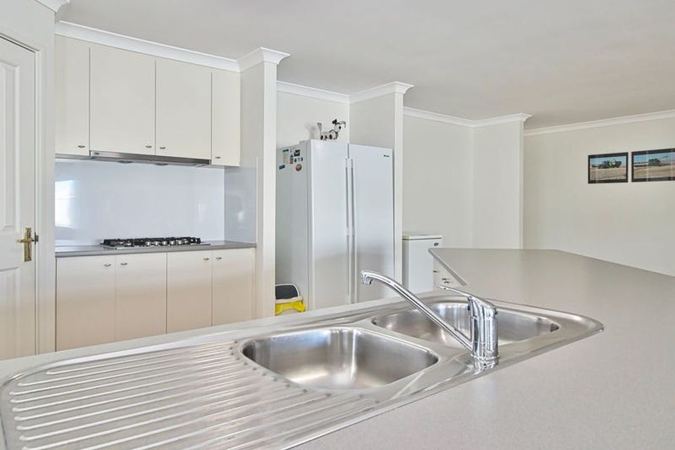 17 Amity Circuit , Shoalwater