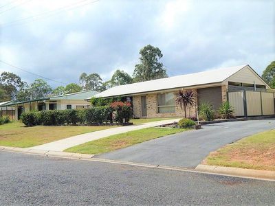 7 Deakin Crescent, Nanango