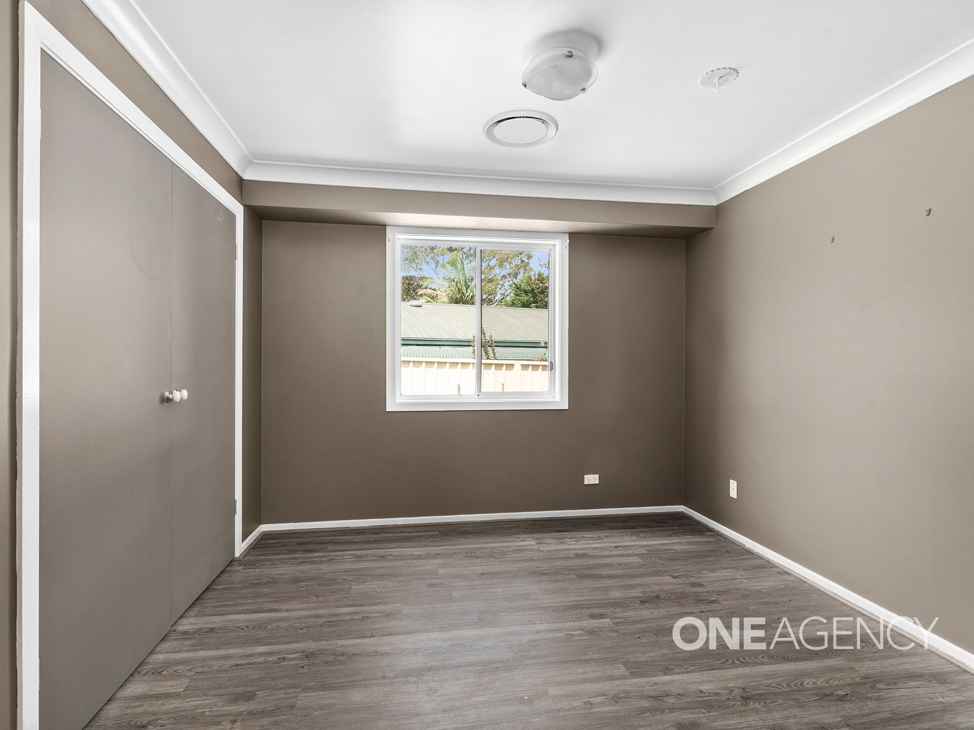 9 Glenair Avenue, West Nowra