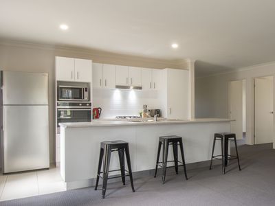 60 Royce Crescent, Lavington