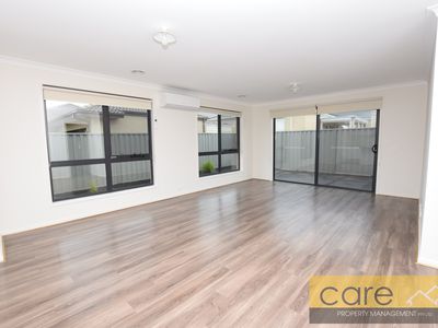 32 Yellow Robin Circuit, Cranbourne East