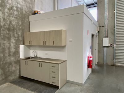 2 / 87 Riverside Avenue, Werribee