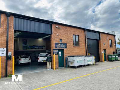 2 / 1 Field Close, Moorebank