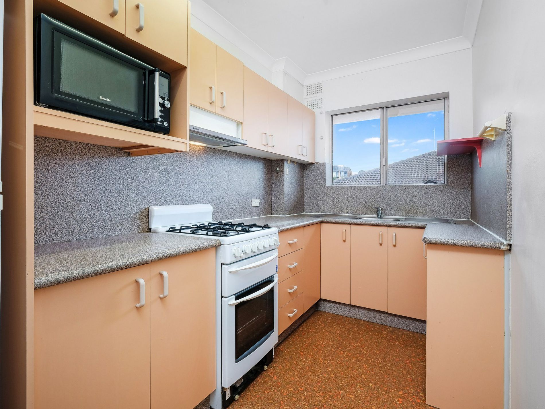 12 / 28 Barber Avenue, Eastlakes
