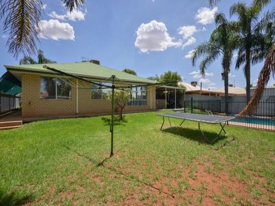 8 Seinor Street, Somerville