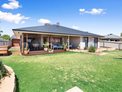 39 Smythe Drive, Broadwood