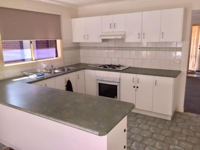 6 Alexandra Avenue, Hoppers Crossing