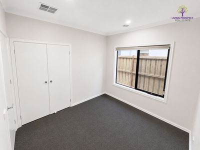44 Yellowbox Drive, Point Cook