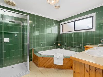 9 Wattlepark Avenue, Bell Park