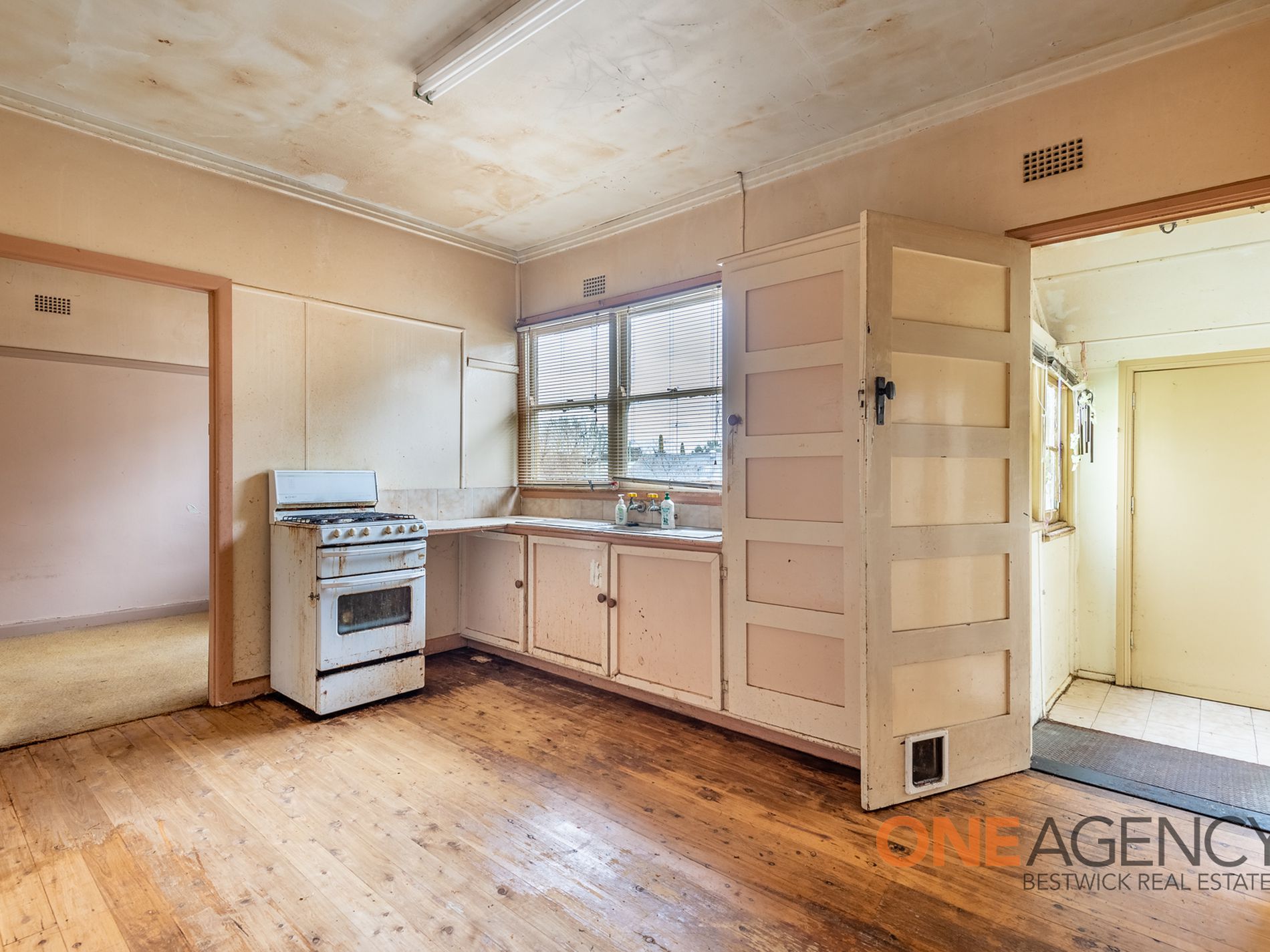 251 Peel Street, West Bathurst