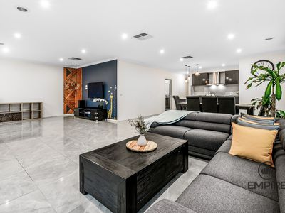1 Tara Boulevard, Officer