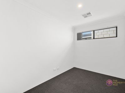 19 Flannigan Approach, Champion Lakes