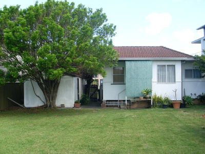 4 Ocean  Ave, Woonona