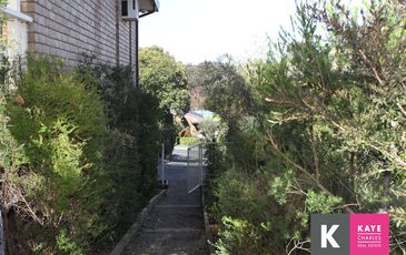 8 Grant Court, Beaconsfield Upper