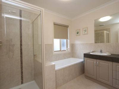 1 / 52 Cambridge Drive, Mansfield