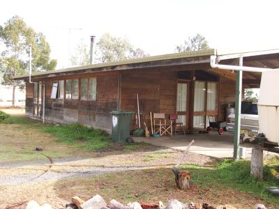 8 Simpson Street, Deepwater