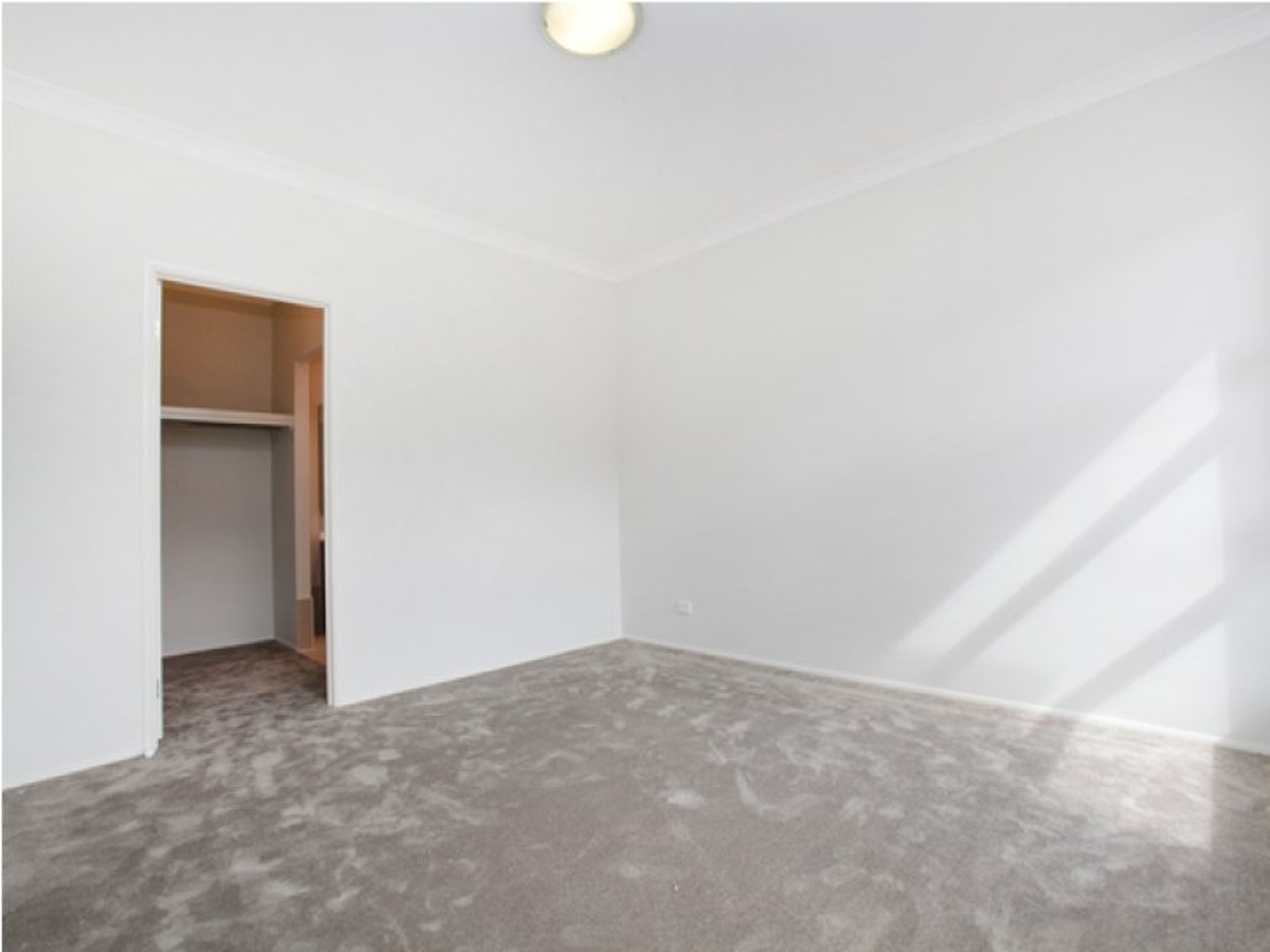 16 Rosecrea Avenue, GLENMORE PARK